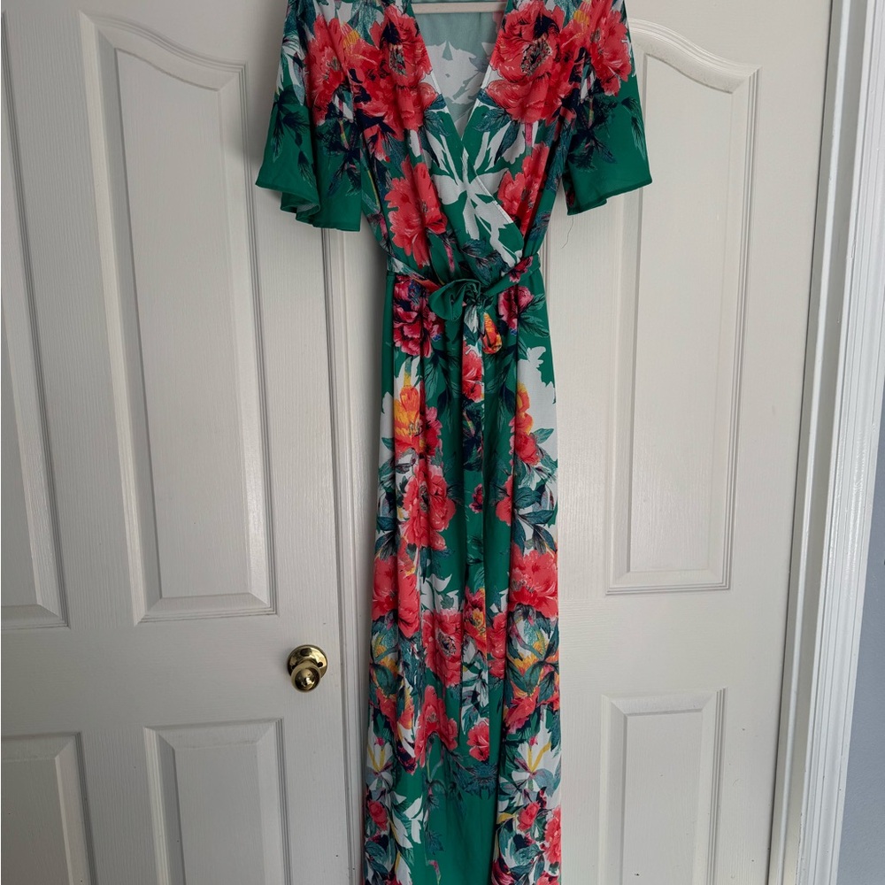 Lulu's Emerald Green Sundress with Flutter Sleeves and V-Neck